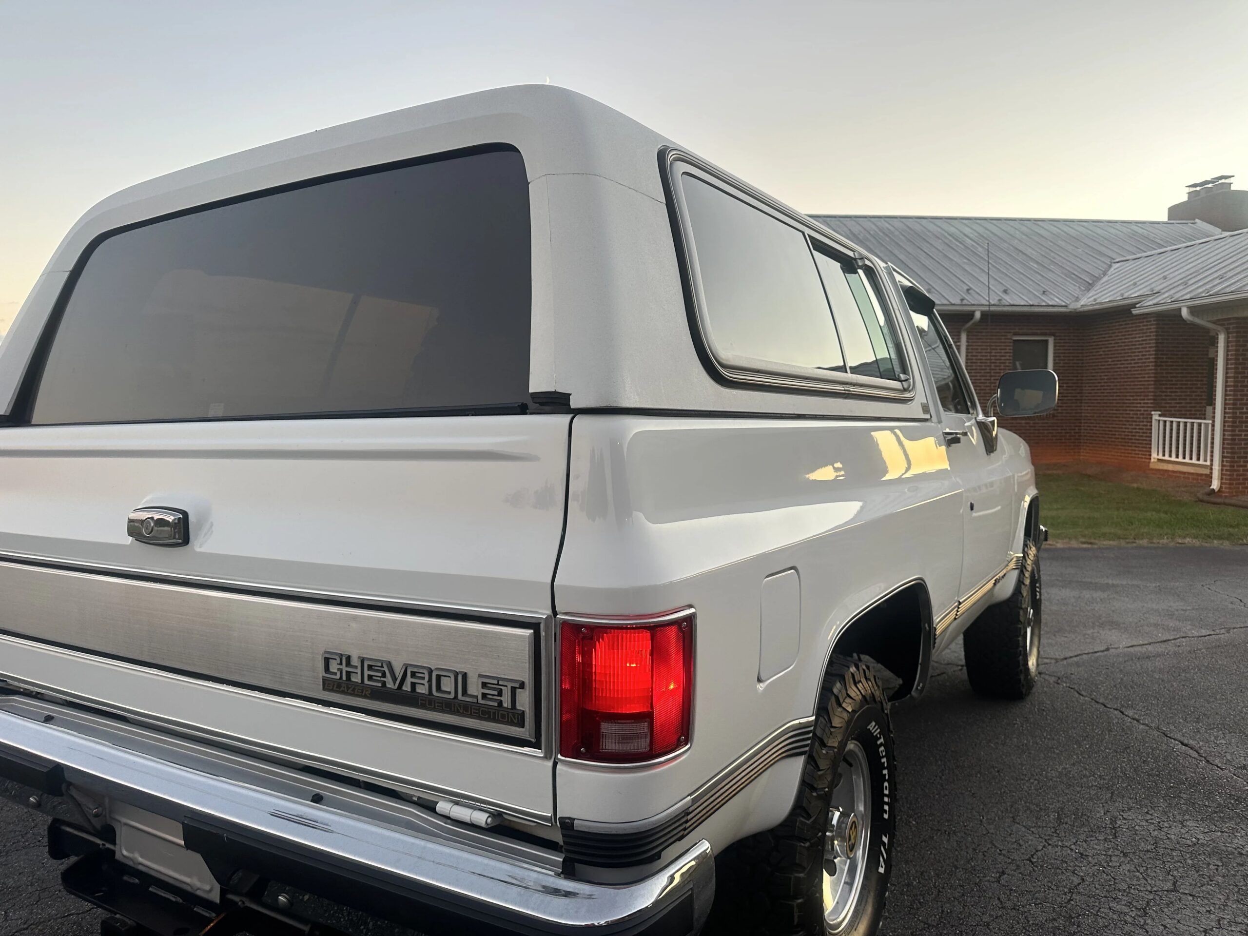Chevrolet-Blazer-4wd-1989-White-Red-13