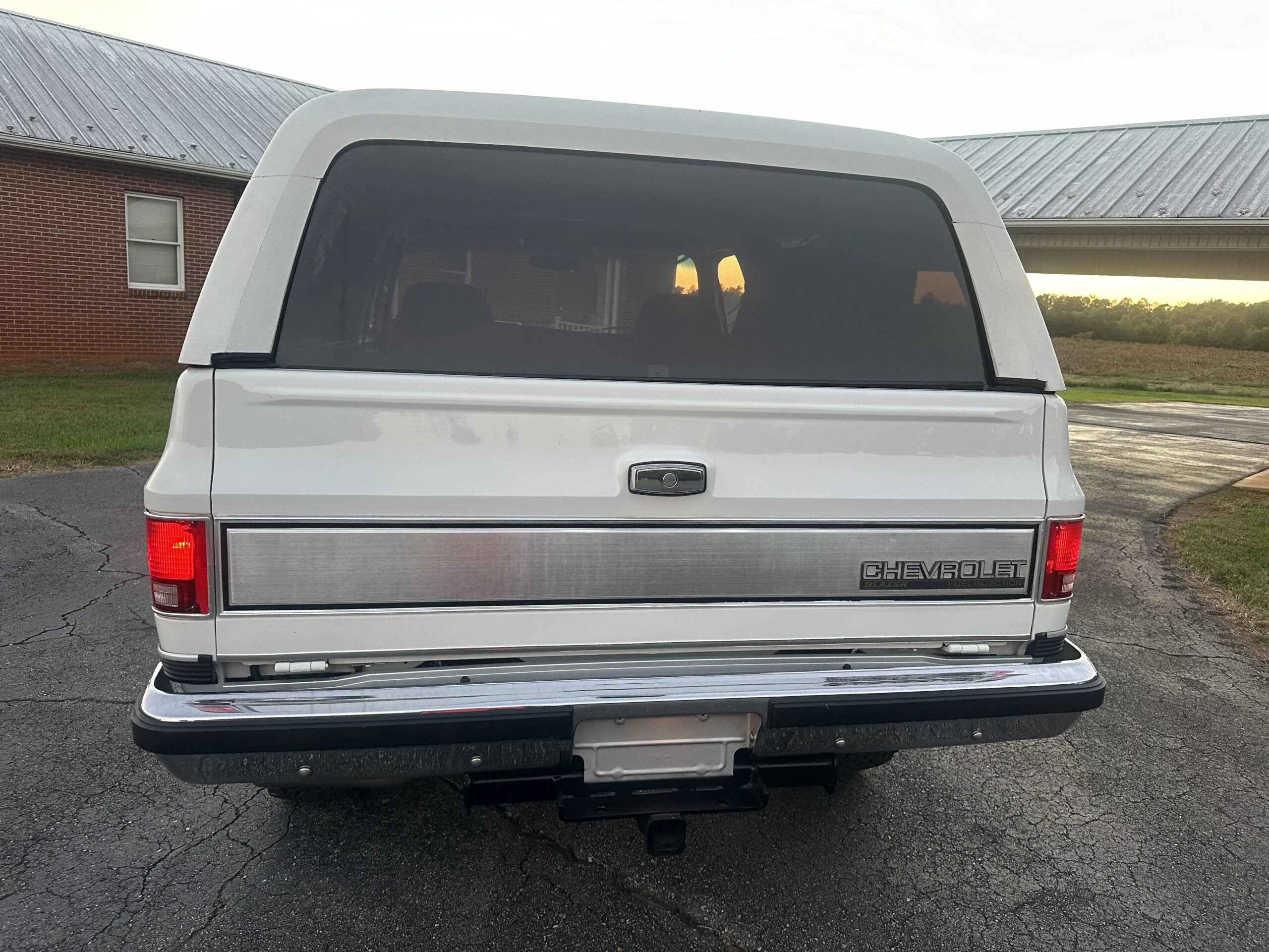 Chevrolet-Blazer-4wd-1989-White-Red-16