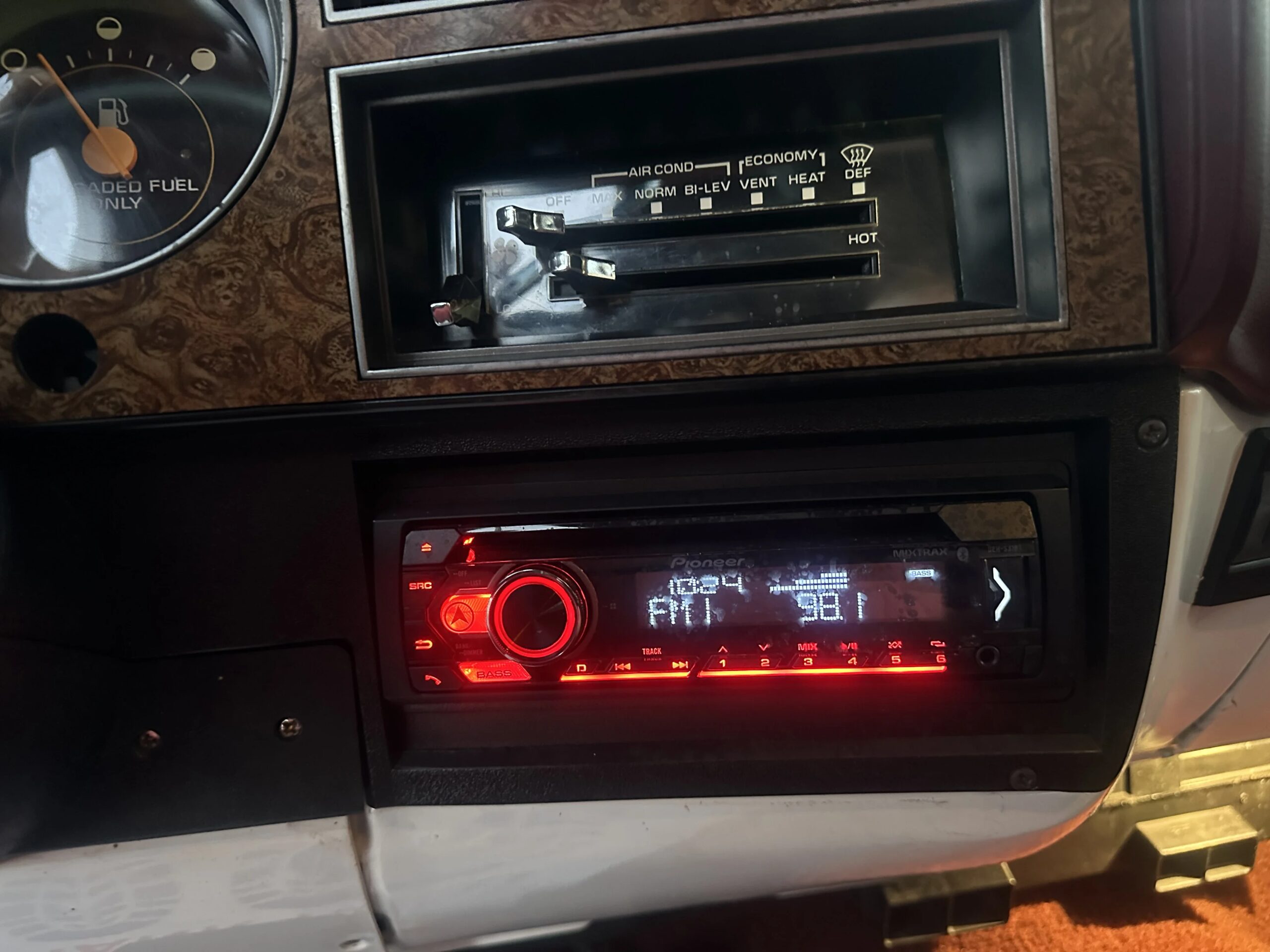 Chevrolet-Blazer-4wd-1989-White-Red-2