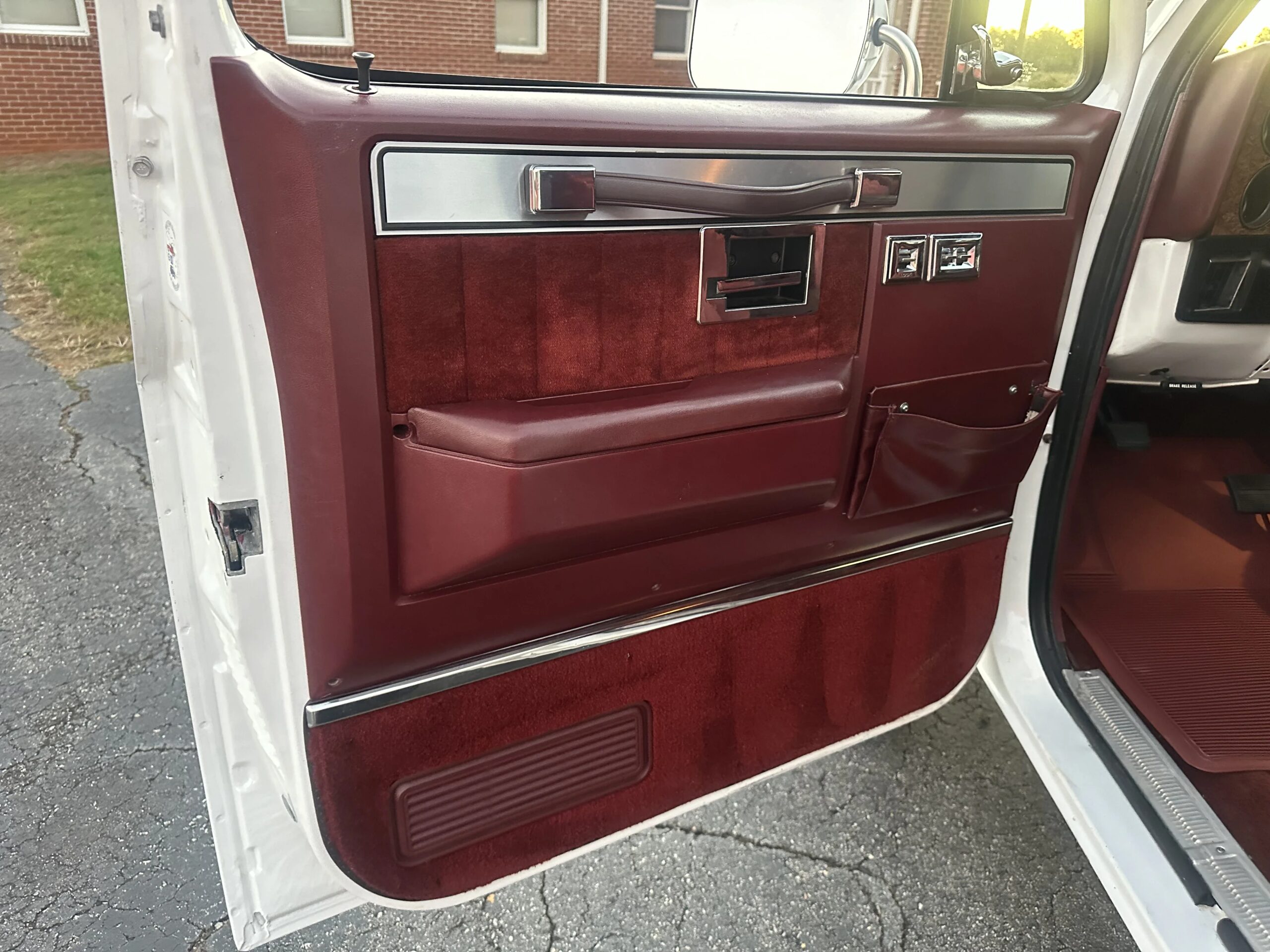 Chevrolet-Blazer-4wd-1989-White-Red-37