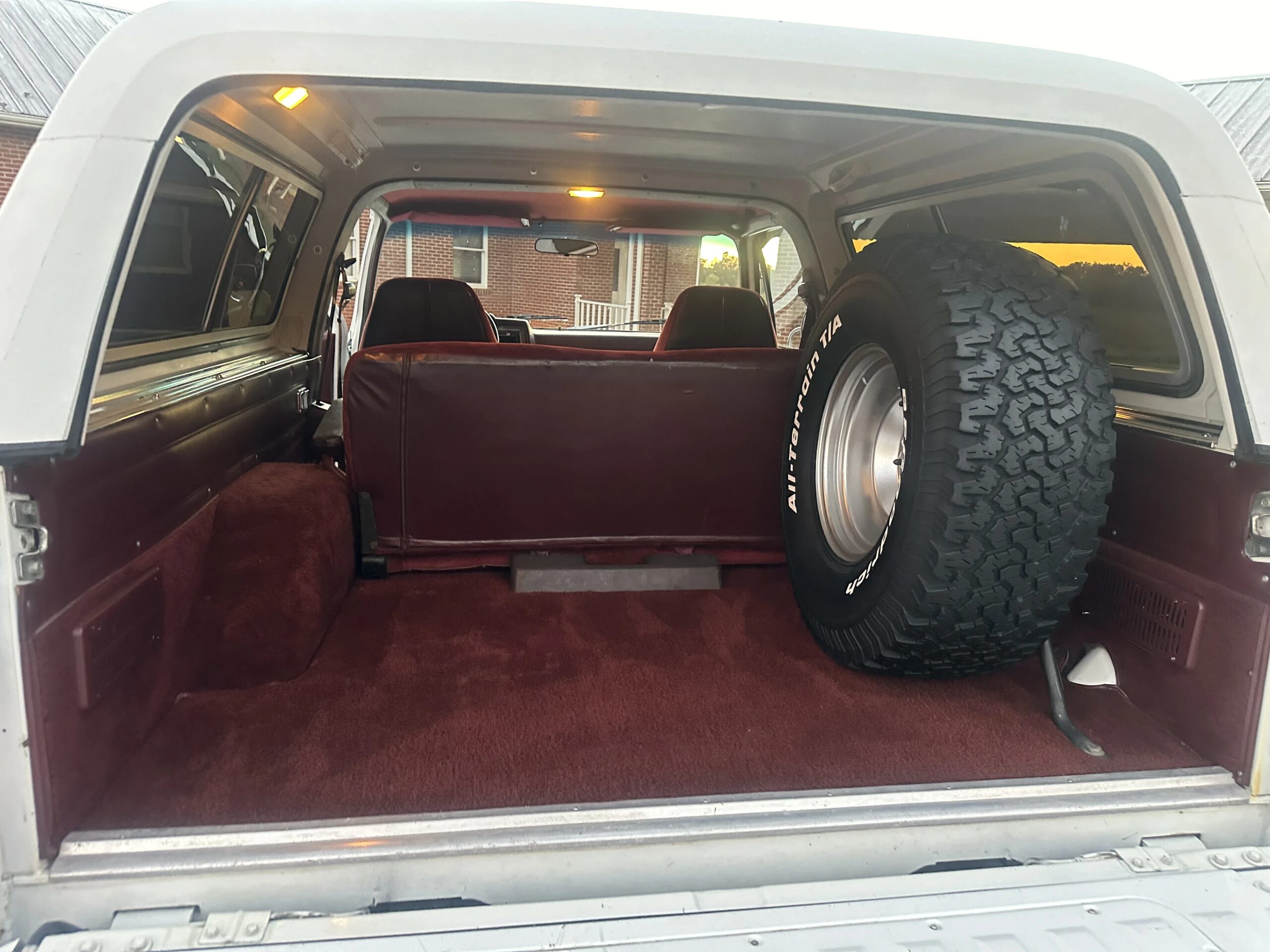Chevrolet-Blazer-4wd-1989-White-Red-43