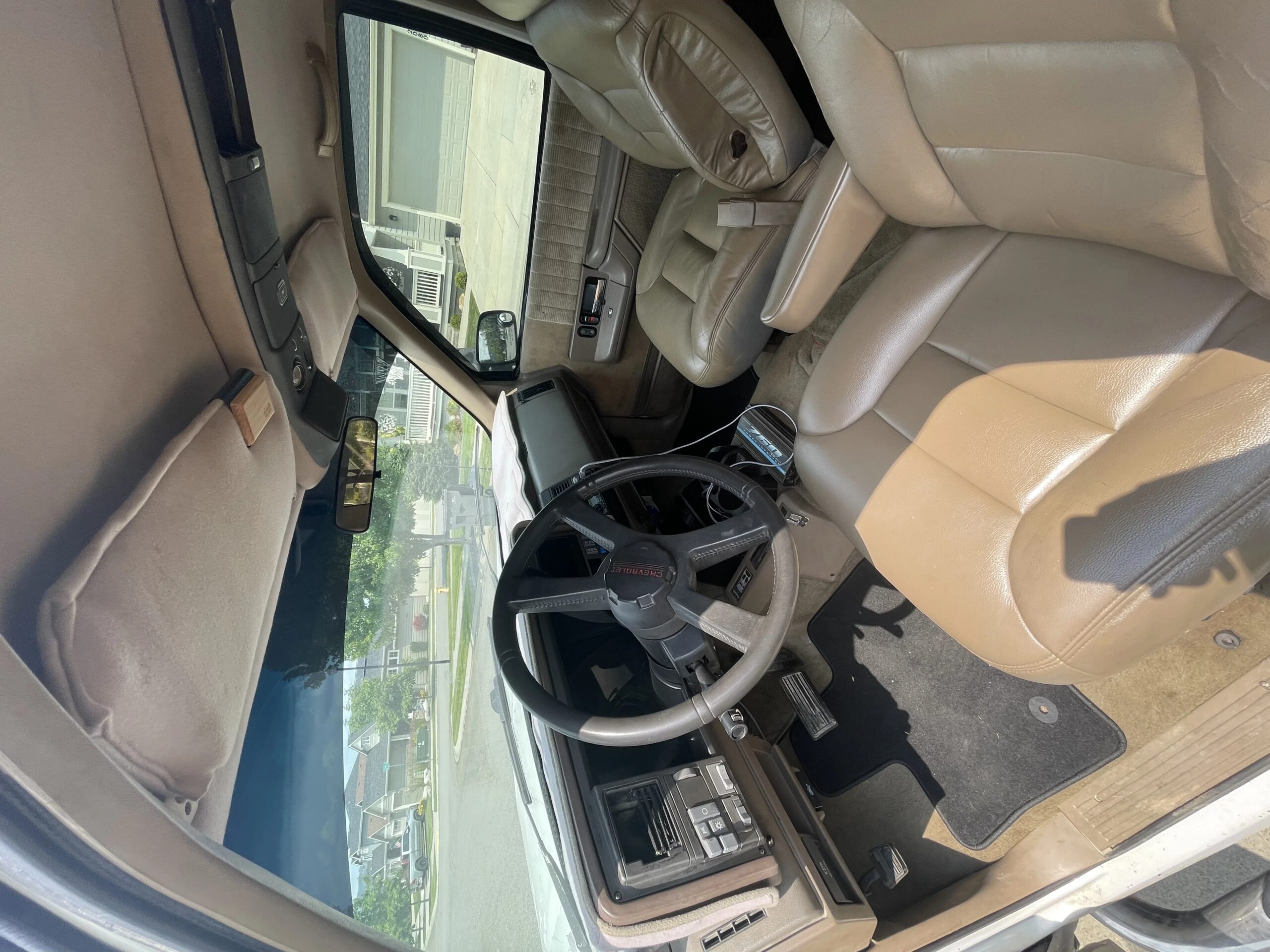 Chevrolet-Blazer-4wd-1992-White-Tan-12