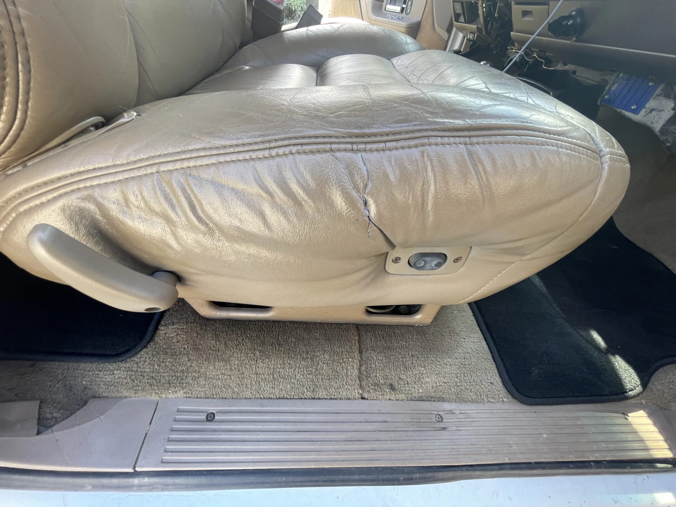 Chevrolet-Blazer-4wd-1992-White-Tan-45