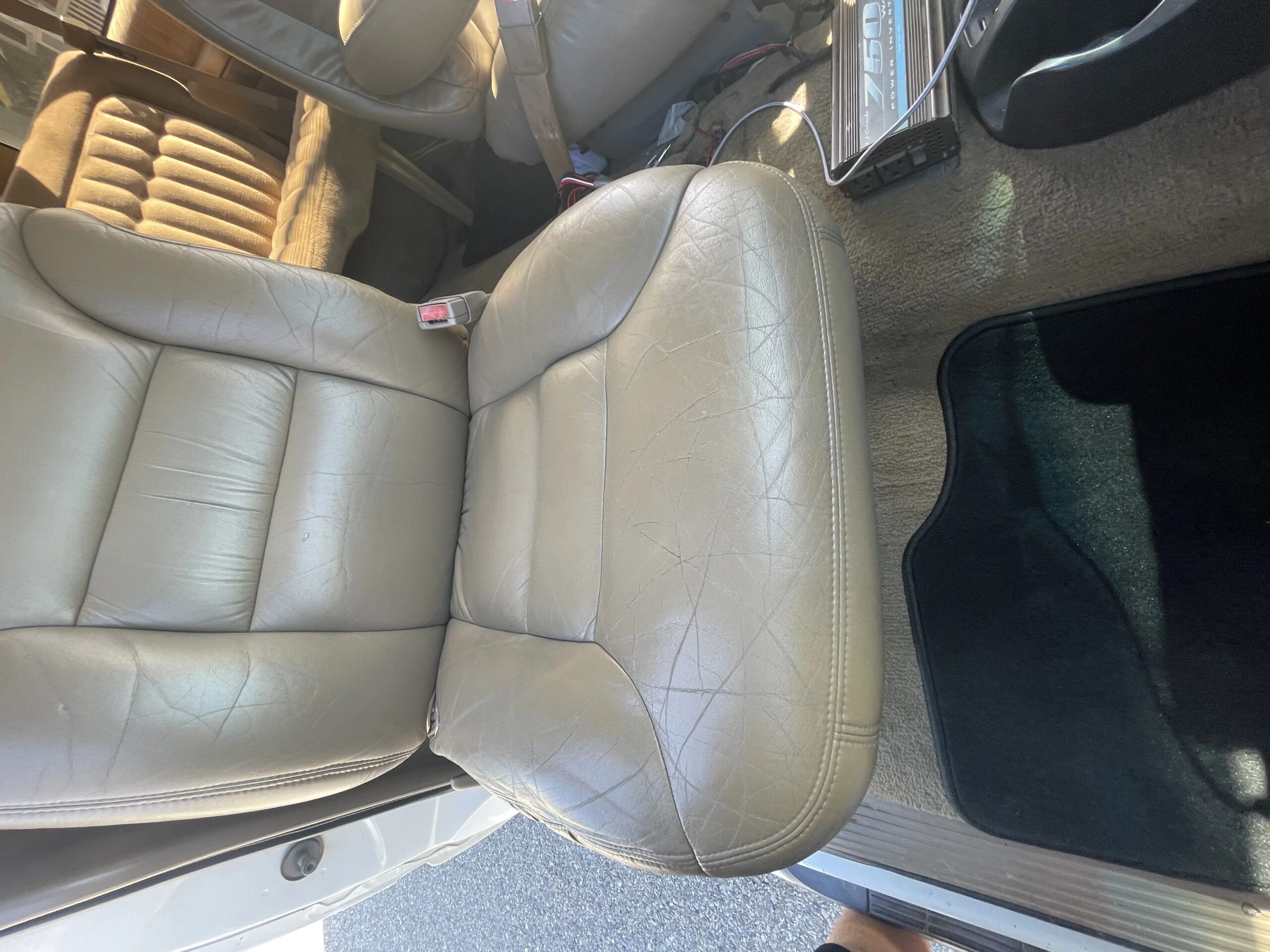 Chevrolet-Blazer-4wd-1992-White-Tan-46