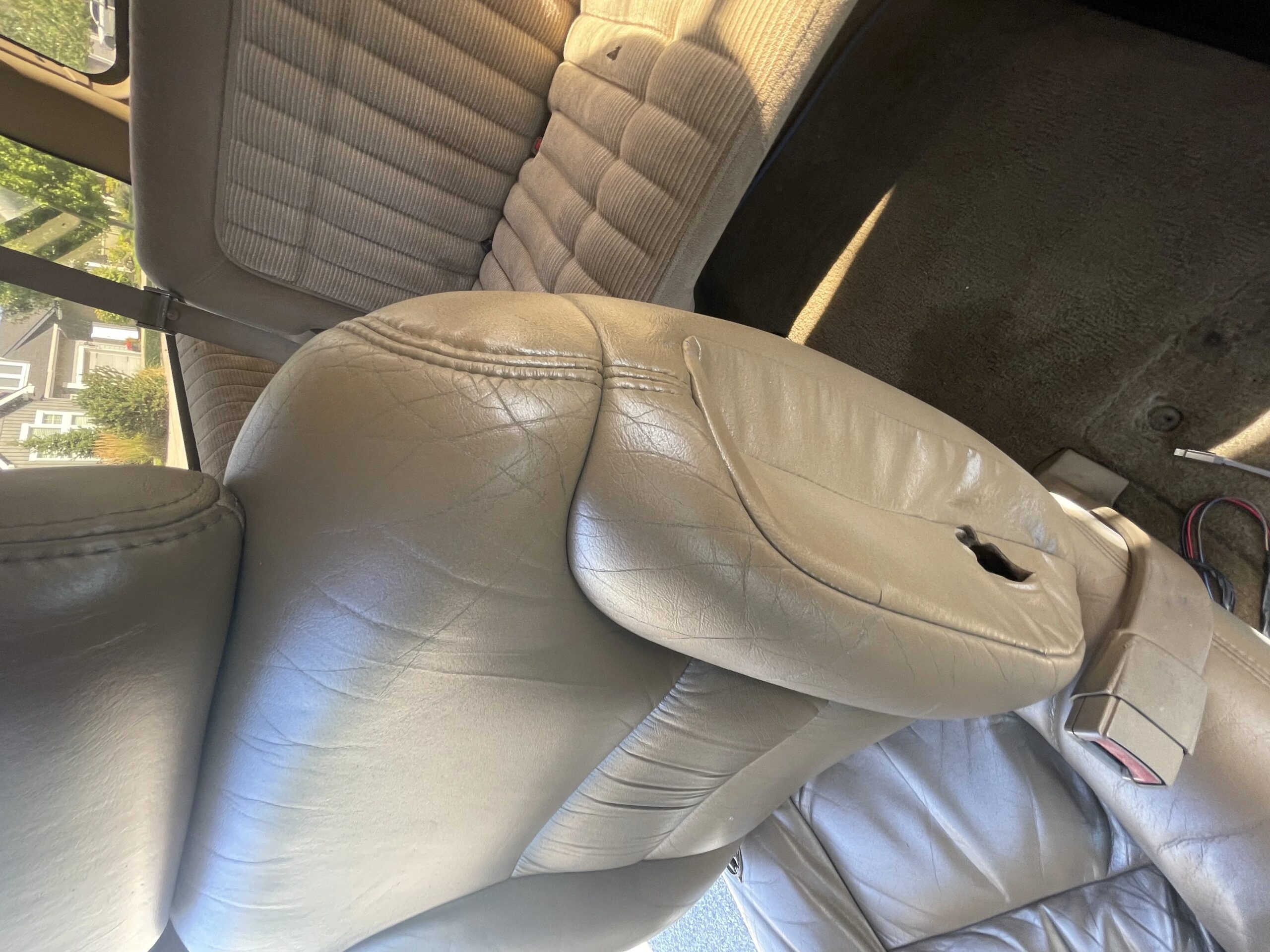 Chevrolet-Blazer-4wd-1992-White-Tan-48