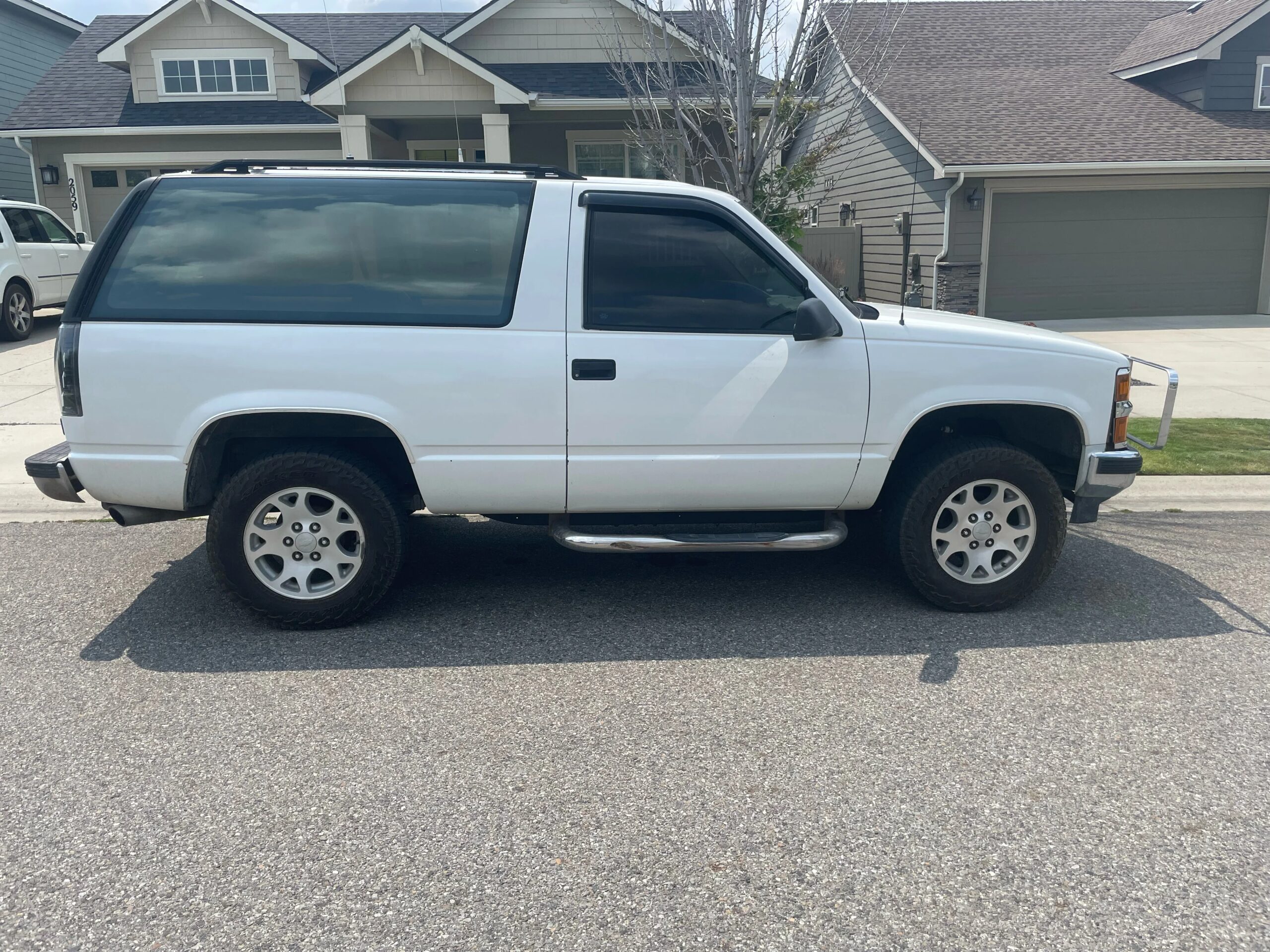 Chevrolet-Blazer-4wd-1992-White-Tan-5