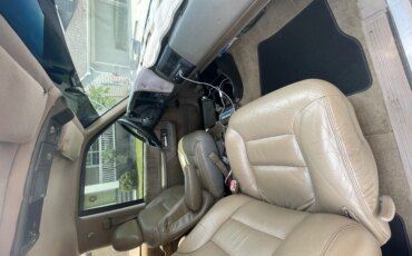 Chevrolet-Blazer-4wd-1992-White-Tan-9