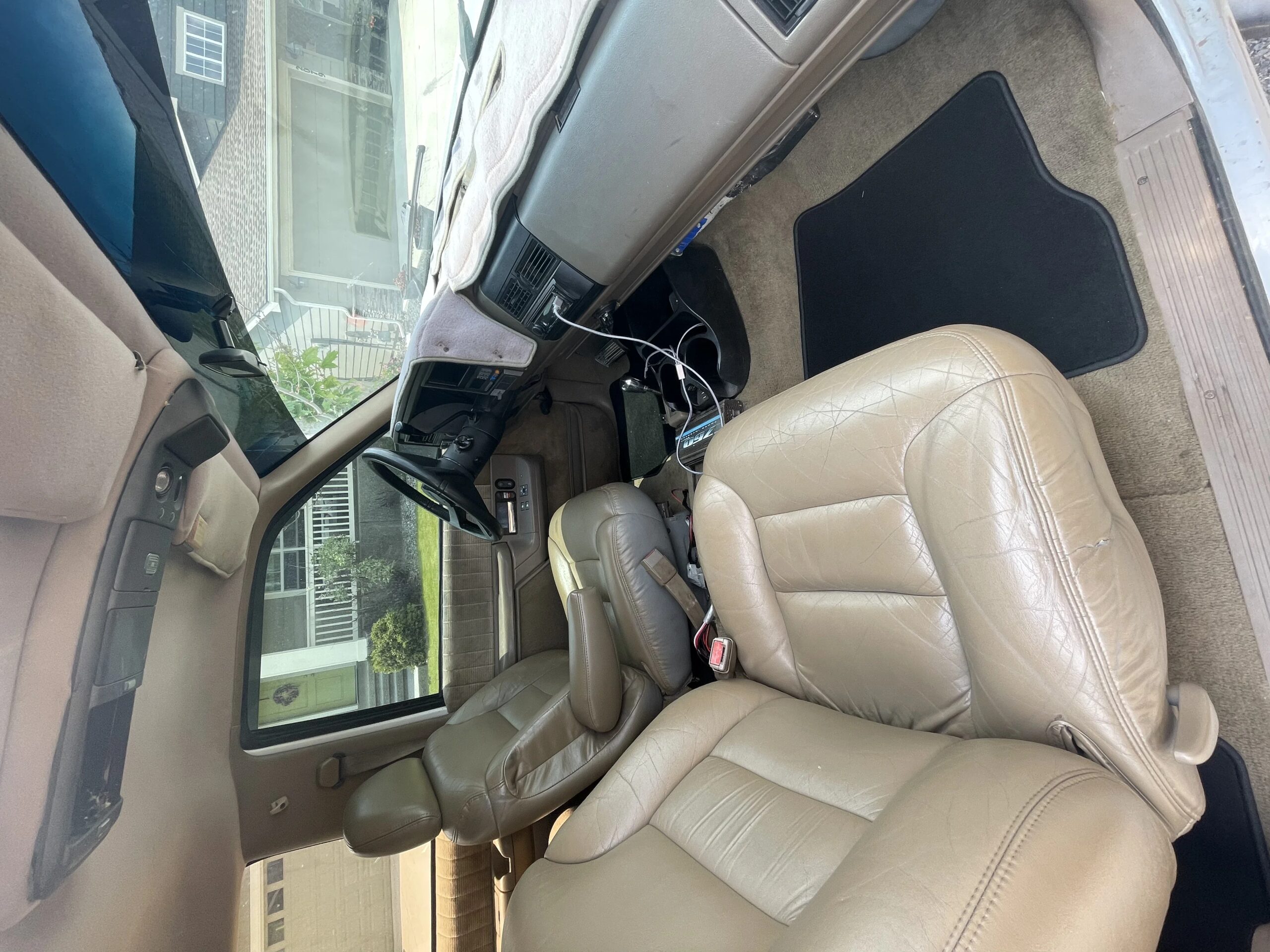 Chevrolet-Blazer-4wd-1992-White-Tan-9