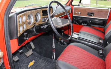 Chevrolet-Blazer-4wd-2-door-1976-Red-Black-27