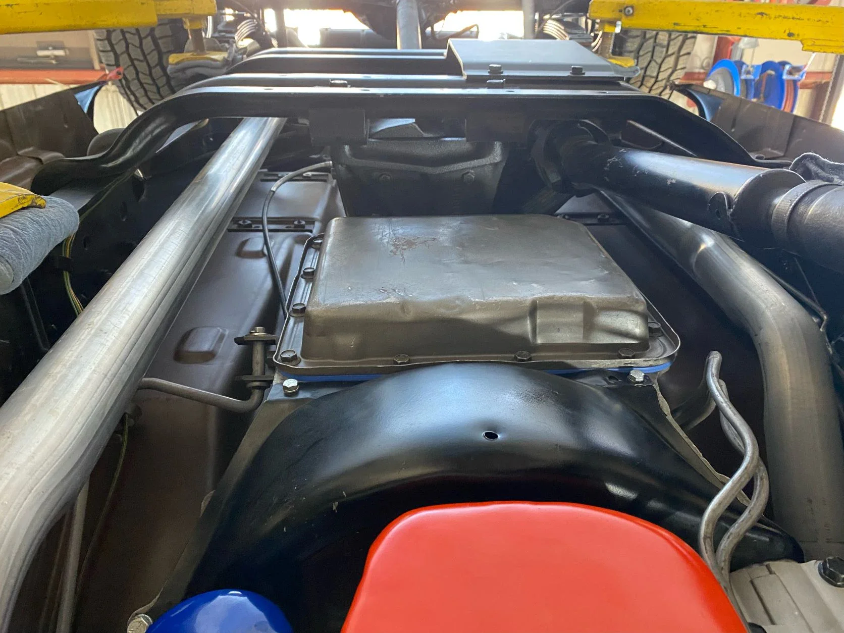 Chevrolet-Blazer-4wd-2-door-1976-Red-Black-3
