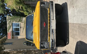 Chevrolet-Blazer-4wd-2-door-1979-Yellow-Black-2