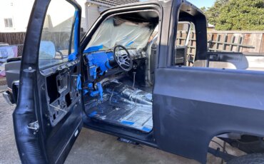 Chevrolet-Blazer-4wd-2-door-1981-Black-Black-3