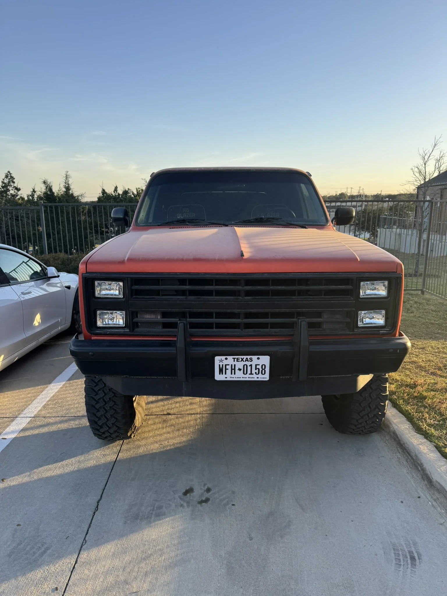 Chevrolet-Blazer-4wd-2-door-1985-Custom-Black-1