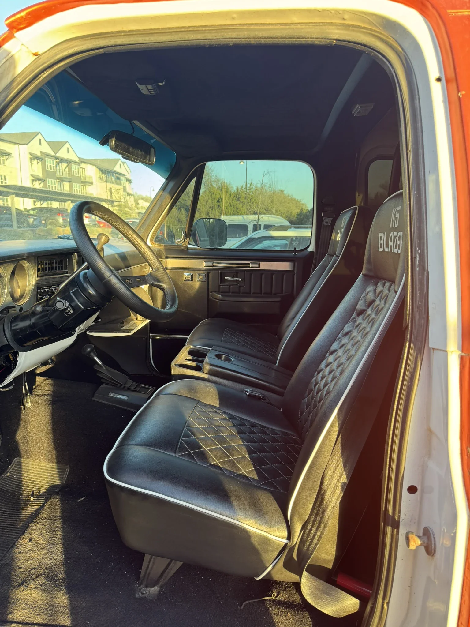 Chevrolet-Blazer-4wd-2-door-1985-Custom-Black-11