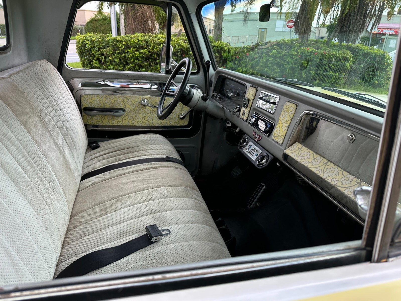 Chevrolet-C-10-1965-21