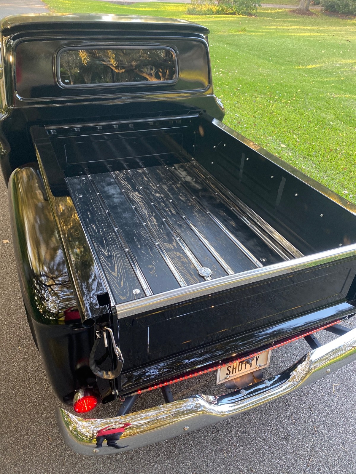 Chevrolet-C-10-1965-Standard-Cab-Pickup-1