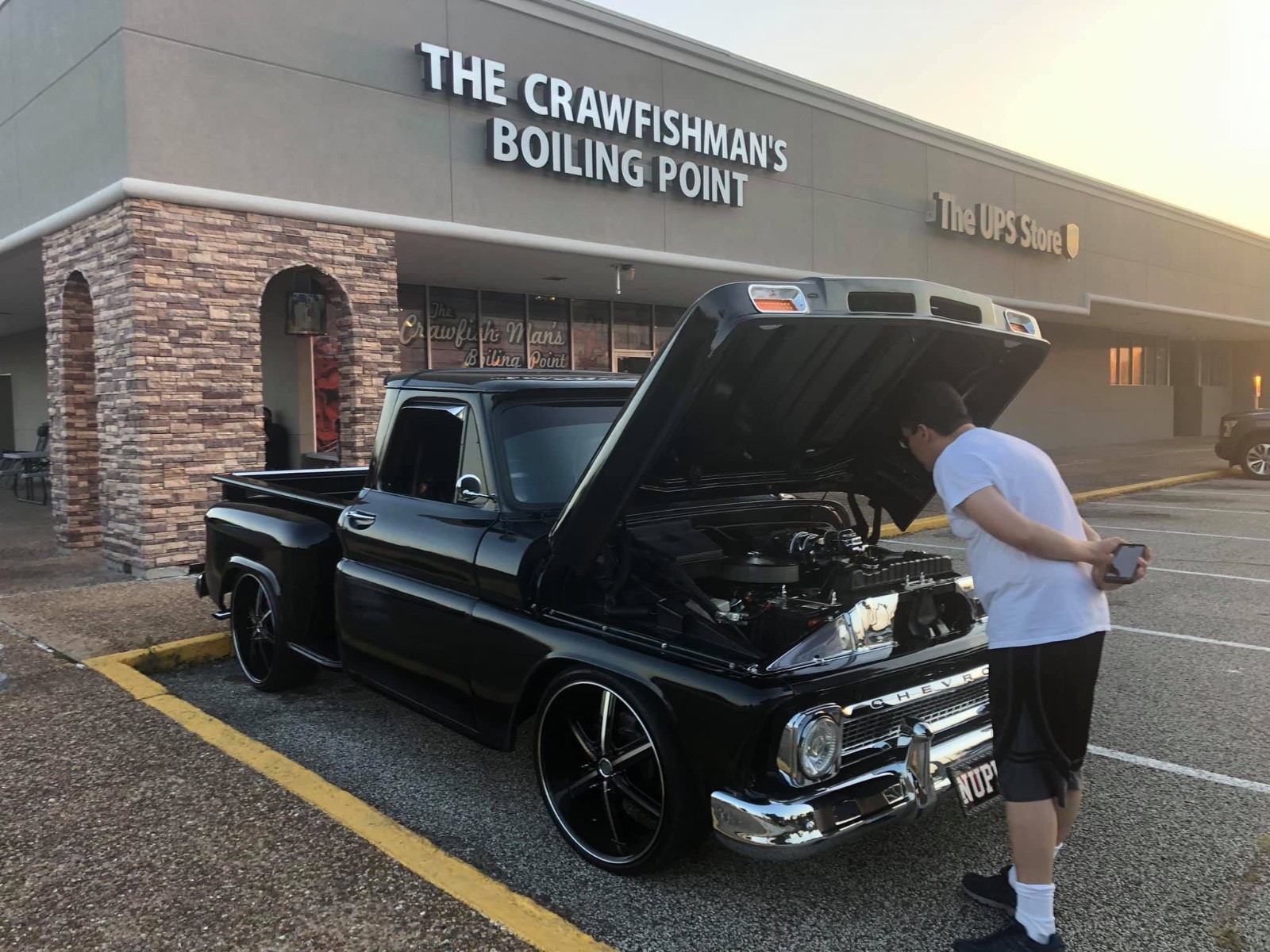 Chevrolet-C-10-1965-Standard-Cab-Pickup-17