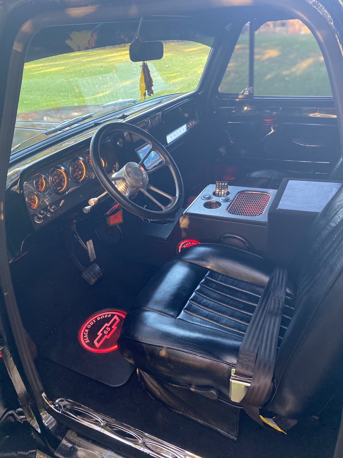 Chevrolet-C-10-1965-Standard-Cab-Pickup-35
