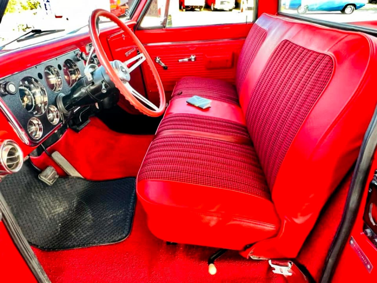 Chevrolet-C-10-1967-Pickup-Truck-11