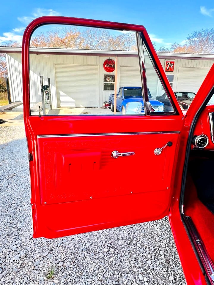 Chevrolet-C-10-1967-Pickup-Truck-13