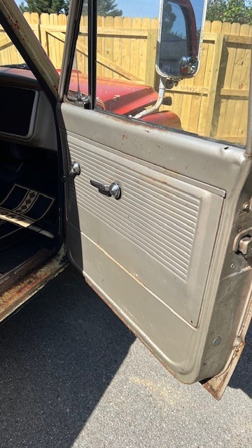 Chevrolet-C-10-1967-Standard-Cab-Pickup-4