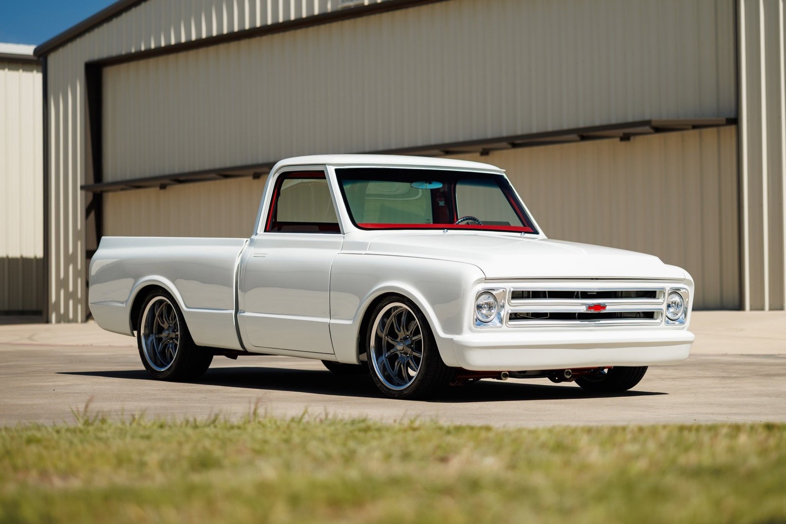 Chevrolet-C-10-1967-Truck-2