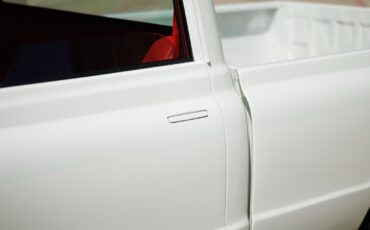 Chevrolet-C-10-1967-Truck-23