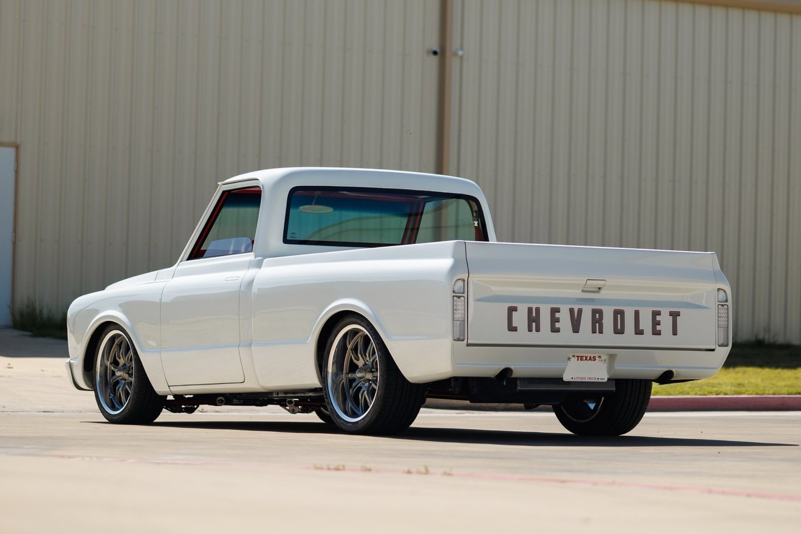 Chevrolet-C-10-1967-Truck-4