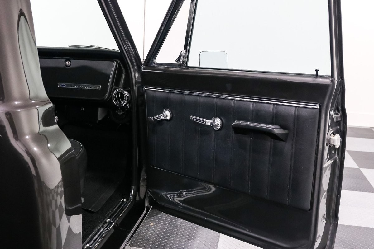 Chevrolet-C-10-1968-Pickup-Truck-18
