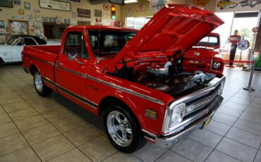 Chevrolet-C-10-1969-Classic-Car-34