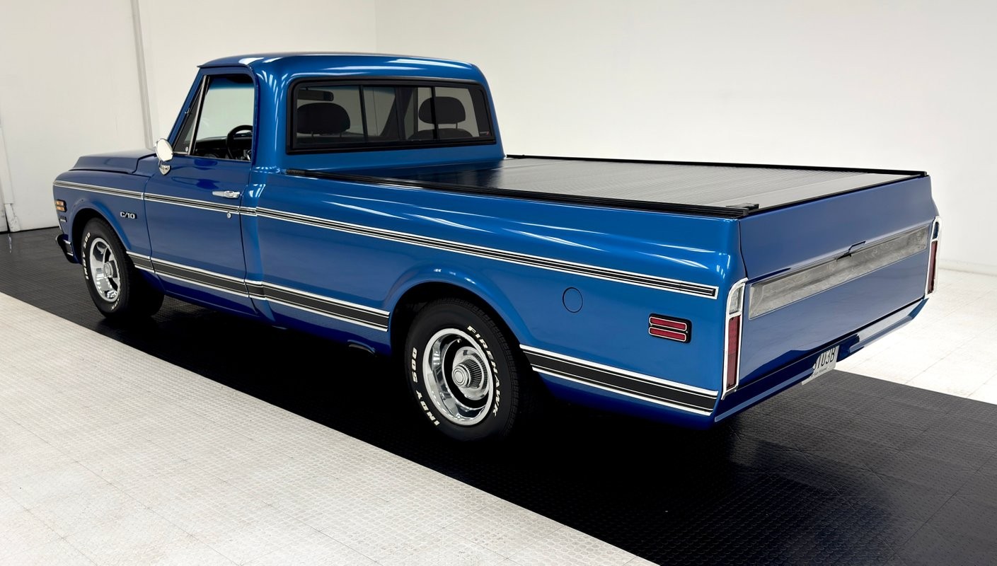 Chevrolet-C-10-1969-Pickup-Truck-2