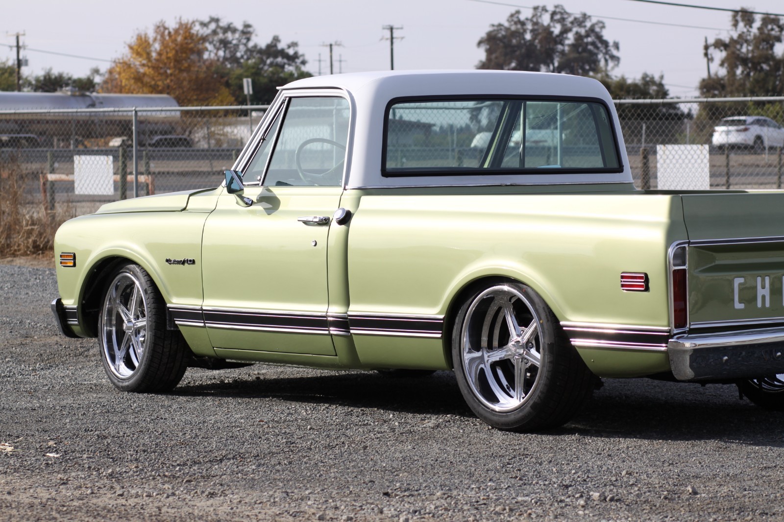 Chevrolet-C-10-1972-Standard-Cab-Pickup-10