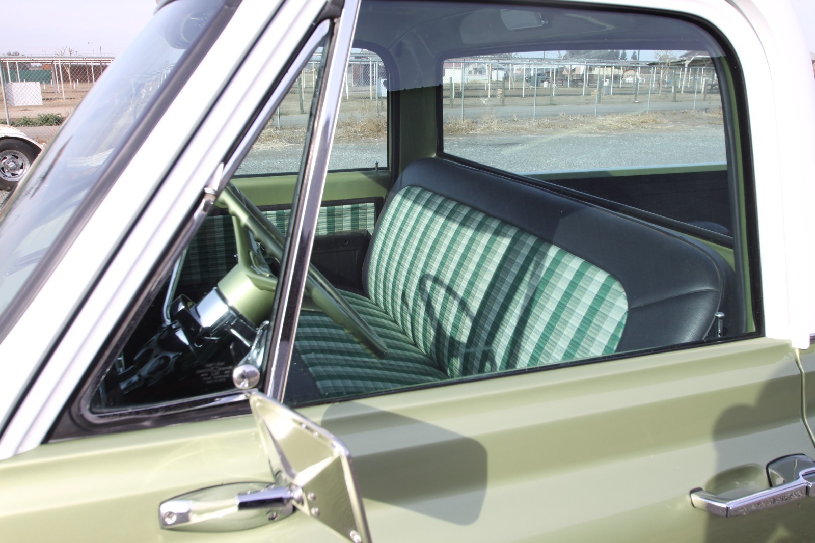 Chevrolet-C-10-1972-Standard-Cab-Pickup-13