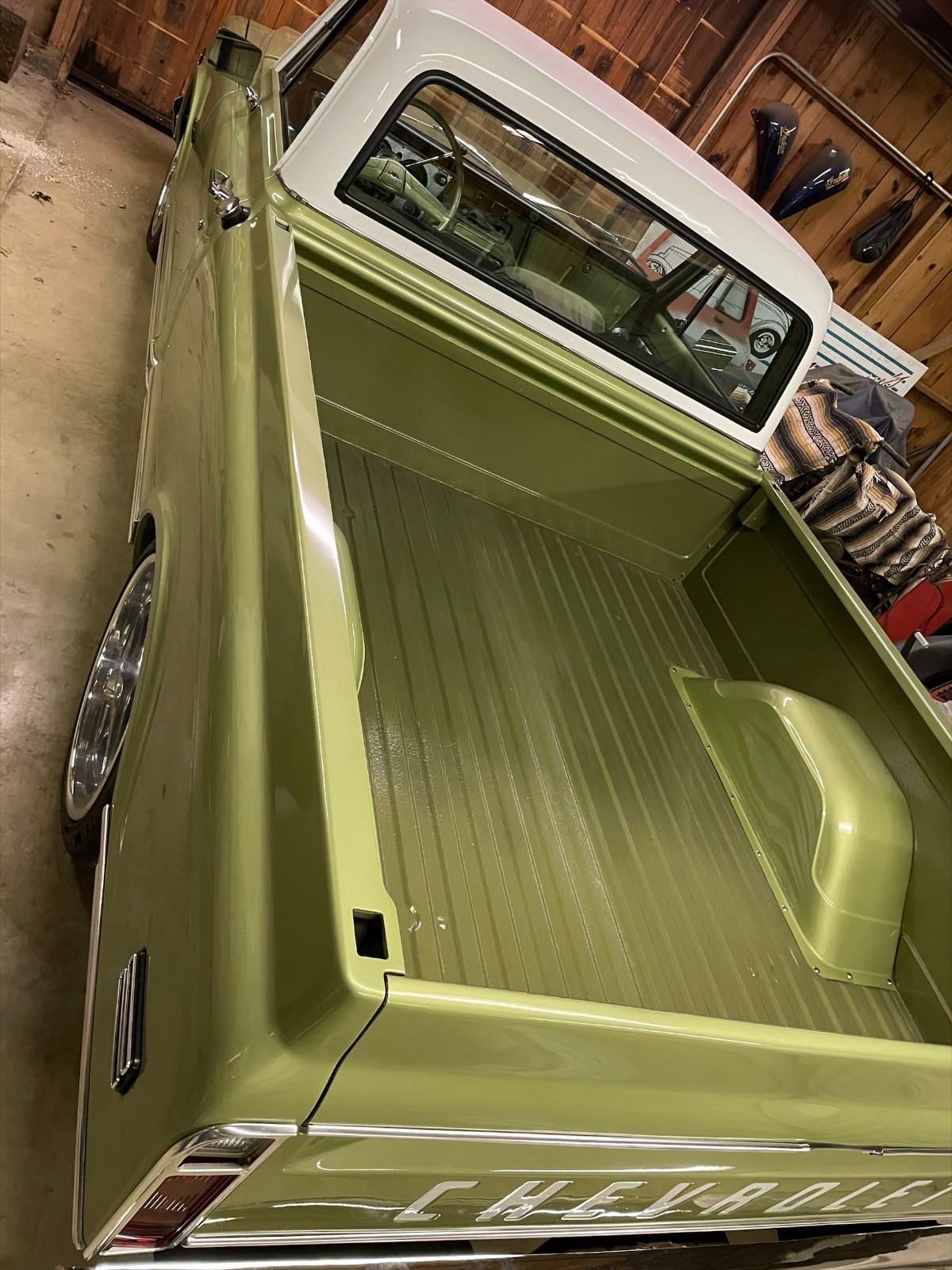 Chevrolet-C-10-1972-Standard-Cab-Pickup-15