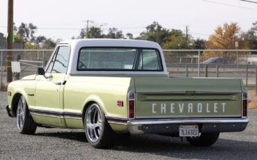 Chevrolet-C-10-1972-Standard-Cab-Pickup-8