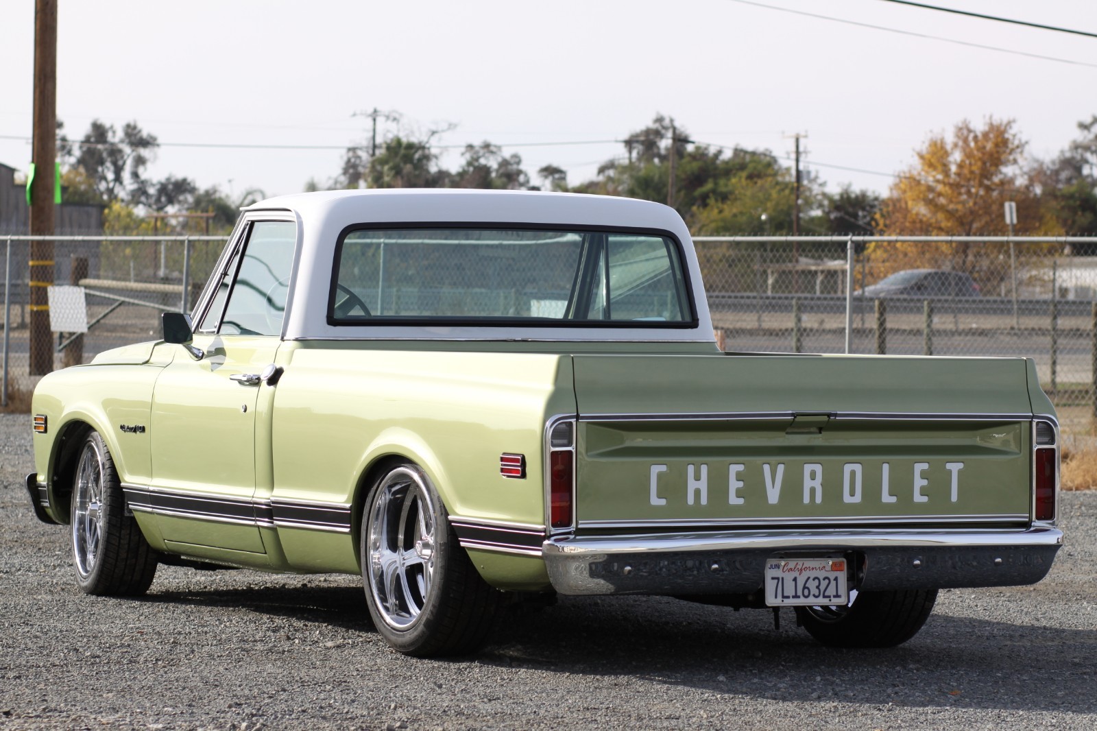 Chevrolet-C-10-1972-Standard-Cab-Pickup-8