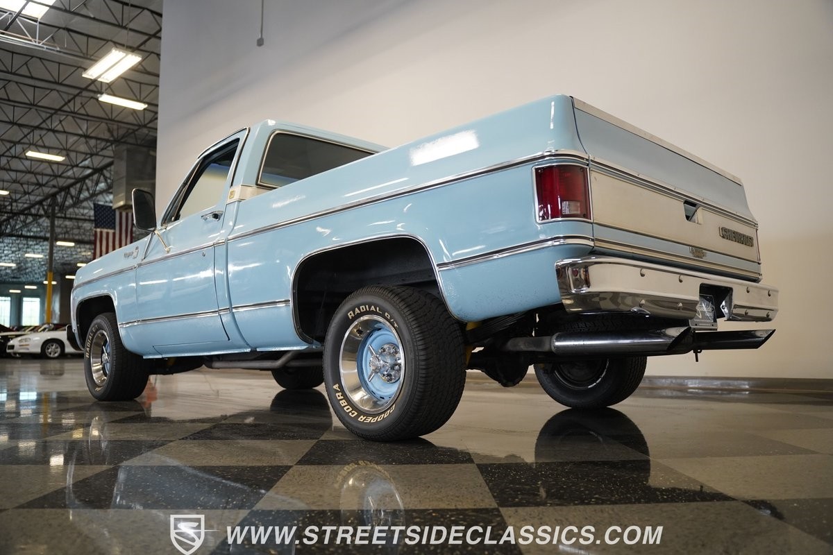 Chevrolet-C-10-1974-Pickup-Truck-10