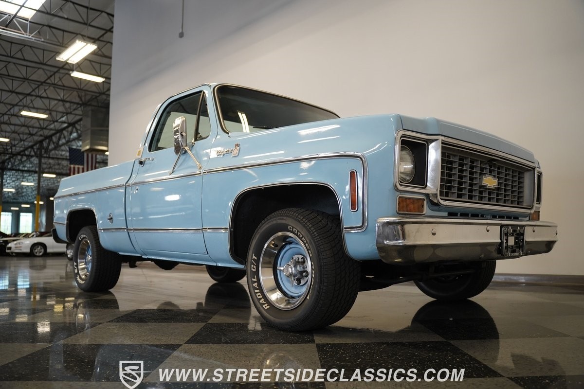 Chevrolet-C-10-1974-Pickup-Truck-19