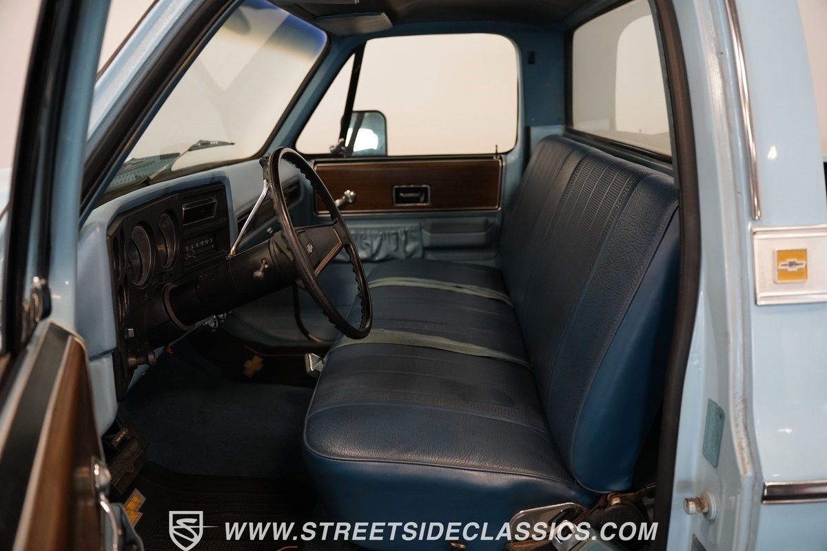 Chevrolet-C-10-1974-Pickup-Truck-3