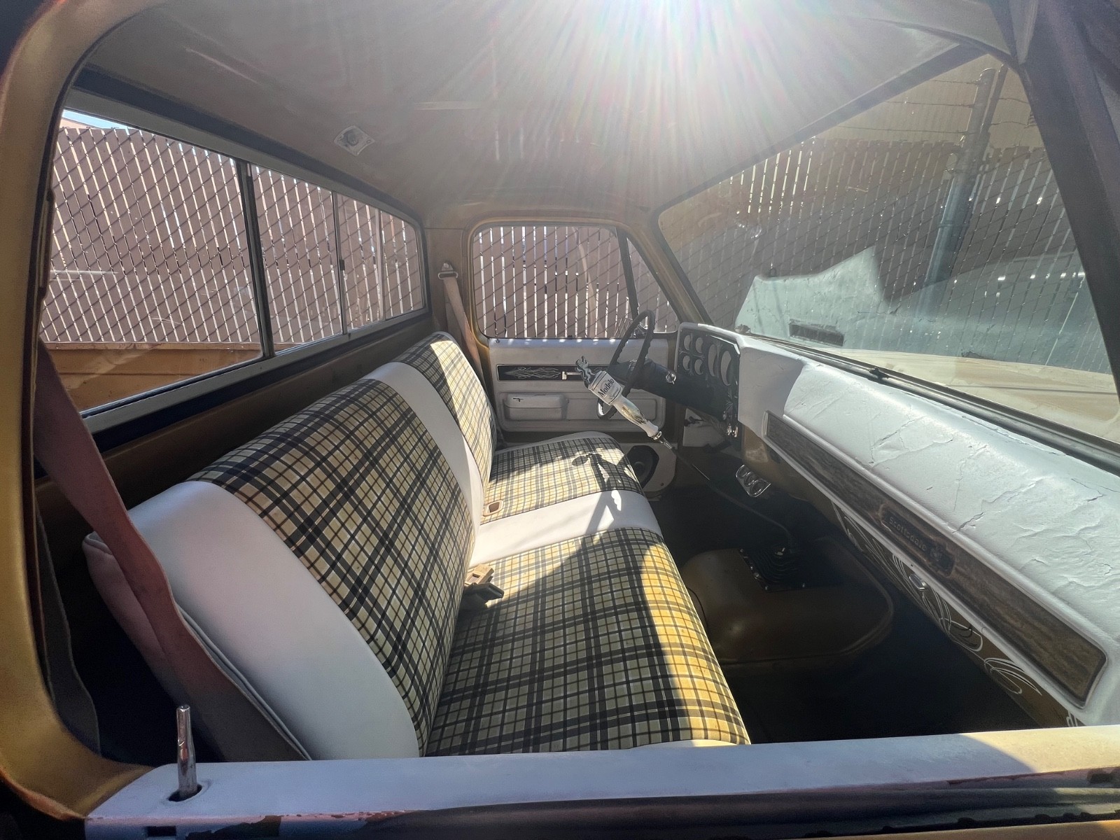 Chevrolet-C-10-1976-Standard-Cab-Pickup-21