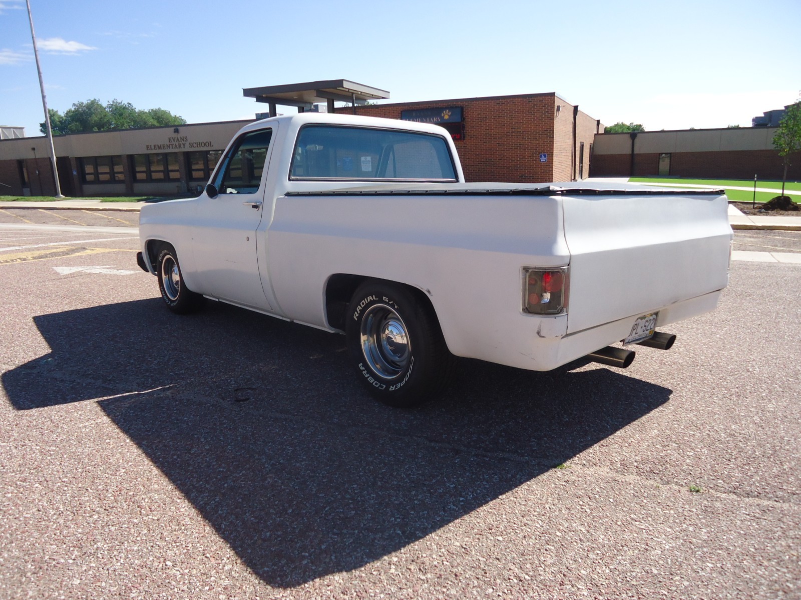 Chevrolet-C-10-1979-Standard-Cab-Pickup-3
