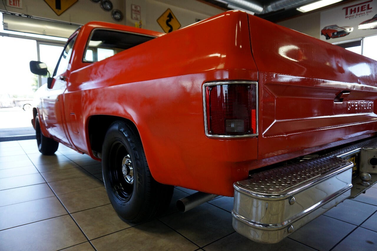 Chevrolet-C-10-1981-Classic-Car-15