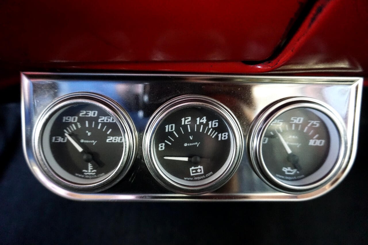 Chevrolet-C-10-1981-Classic-Car-27