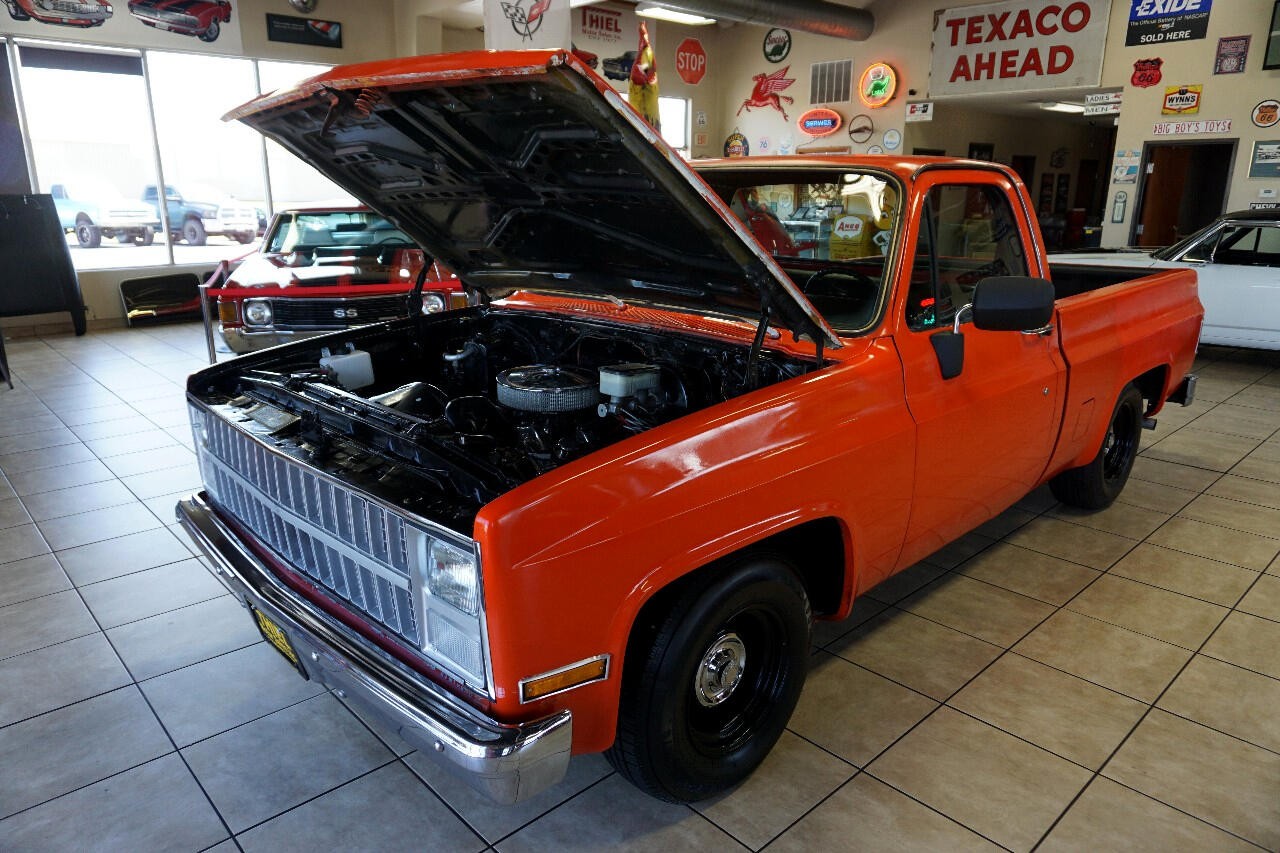 Chevrolet-C-10-1981-Classic-Car-28