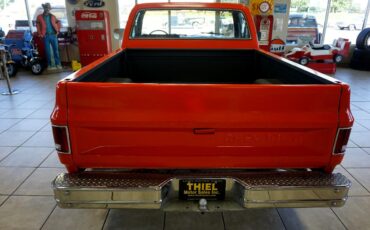 Chevrolet-C-10-1981-Classic-Car-5