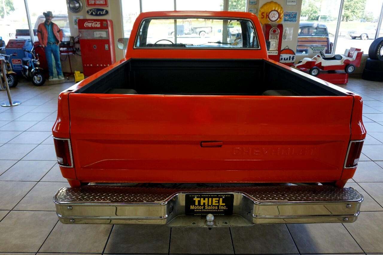 Chevrolet-C-10-1981-Classic-Car-5