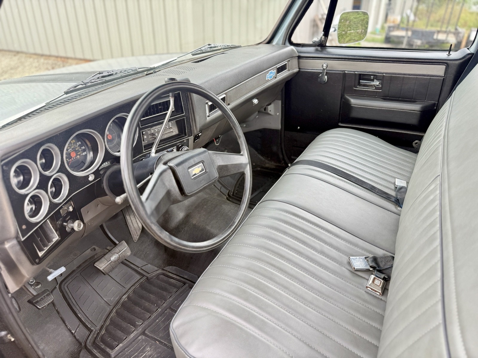 Chevrolet-C-10-1983-12
