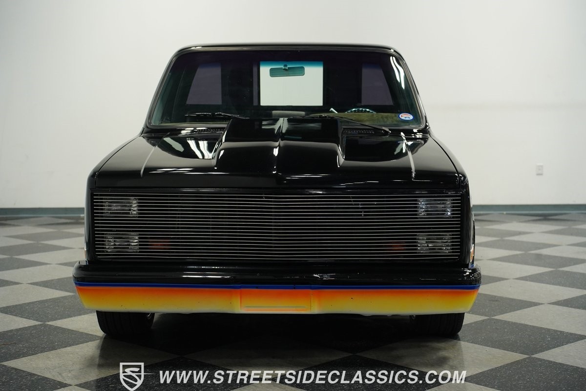 Chevrolet-C-10-1984-Pickup-Truck-17