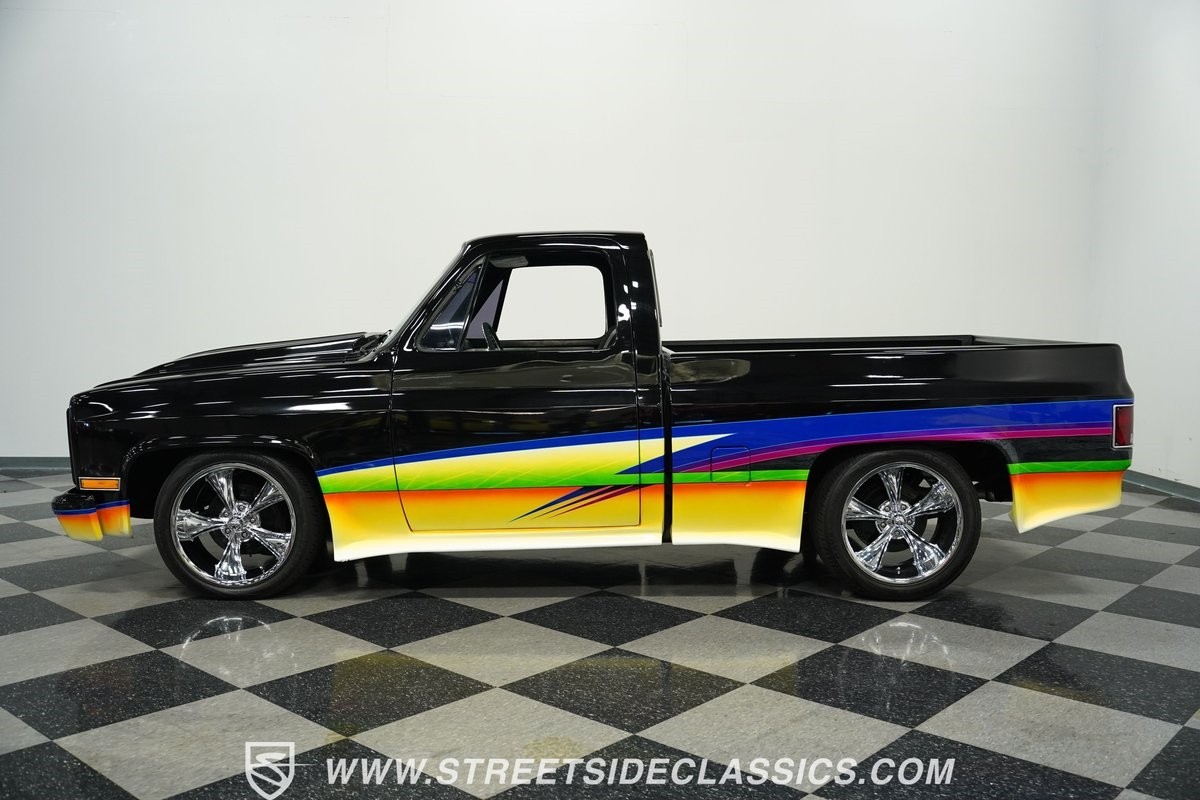 Chevrolet-C-10-1984-Pickup-Truck-2
