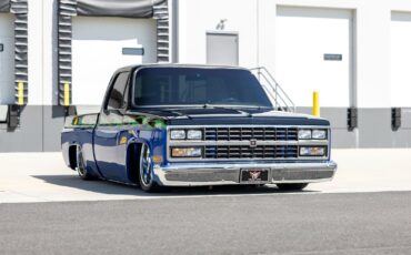 Chevrolet-C-10-1984-Pickup-Truck-2